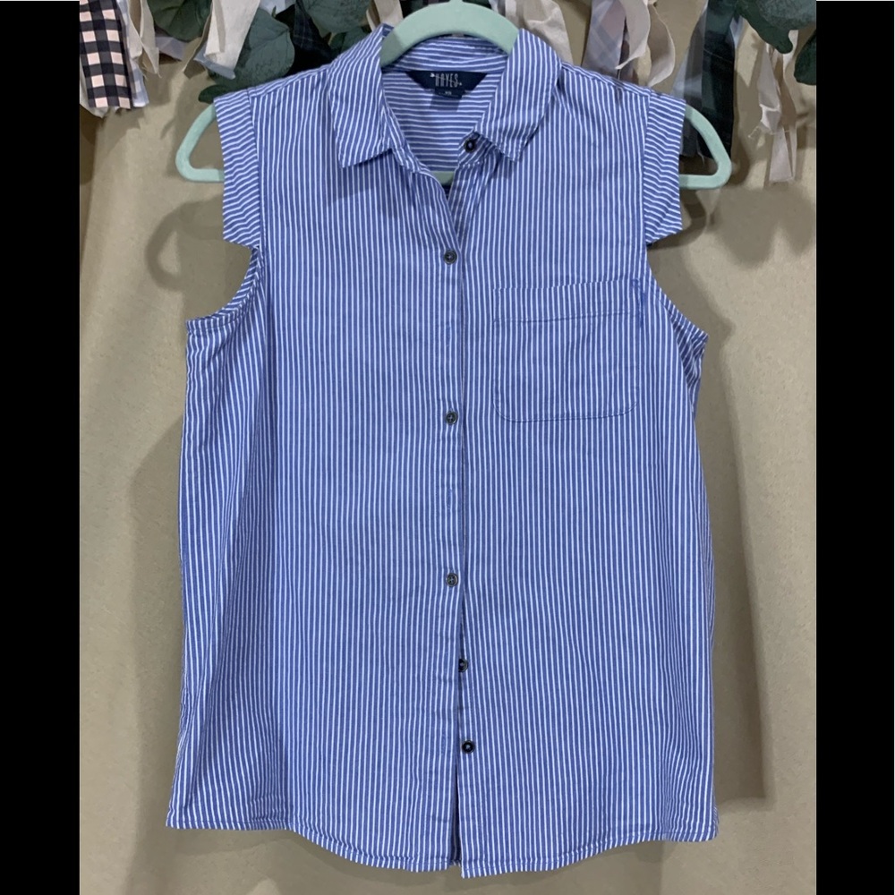 Hayes | PinStripe Button Up Top | Size XS